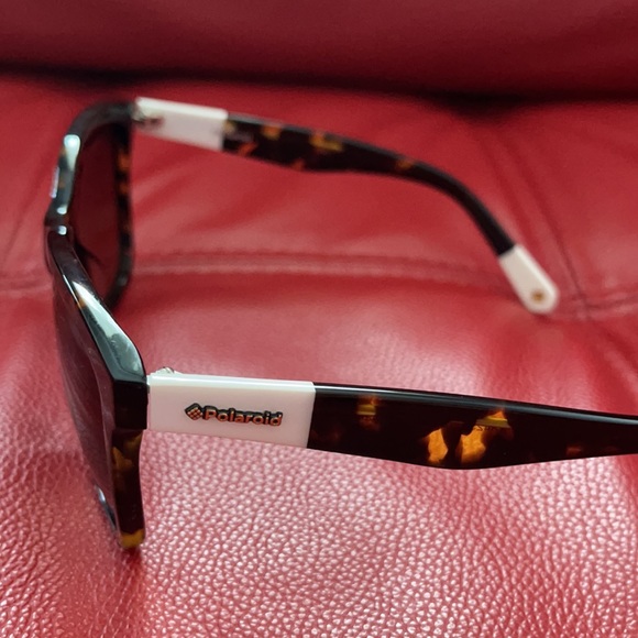 Practically new, worn once - Picture 2 of 5